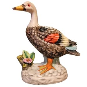 - Vintage Duck in excellent condition. Ceramic , felt underneath . Very d…